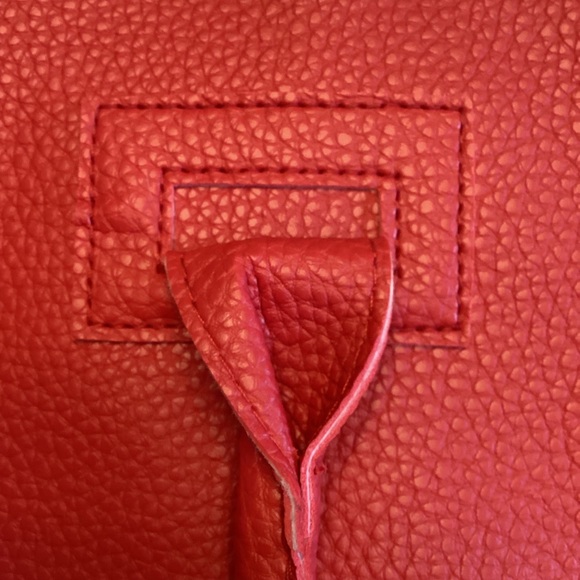 NWOT red faux pebbled leather tote by Mainstreet Collection - Picture 6 of 7